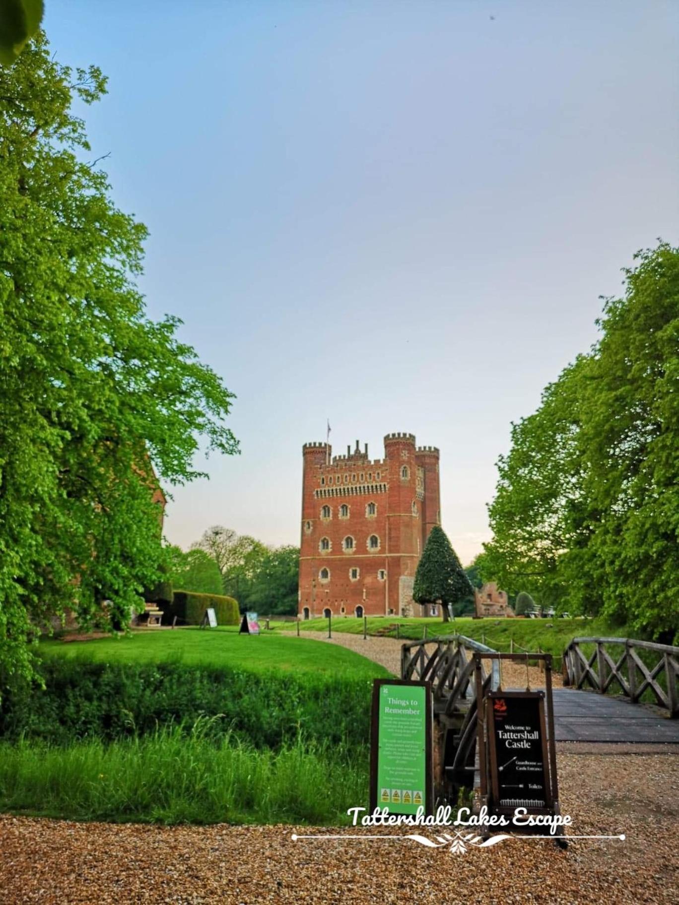 Meridian Tattershall Lakes Escape - Lakeside Lodge Caravan With A Fishing Peg Luxury Hot Tub Kültér fotó
