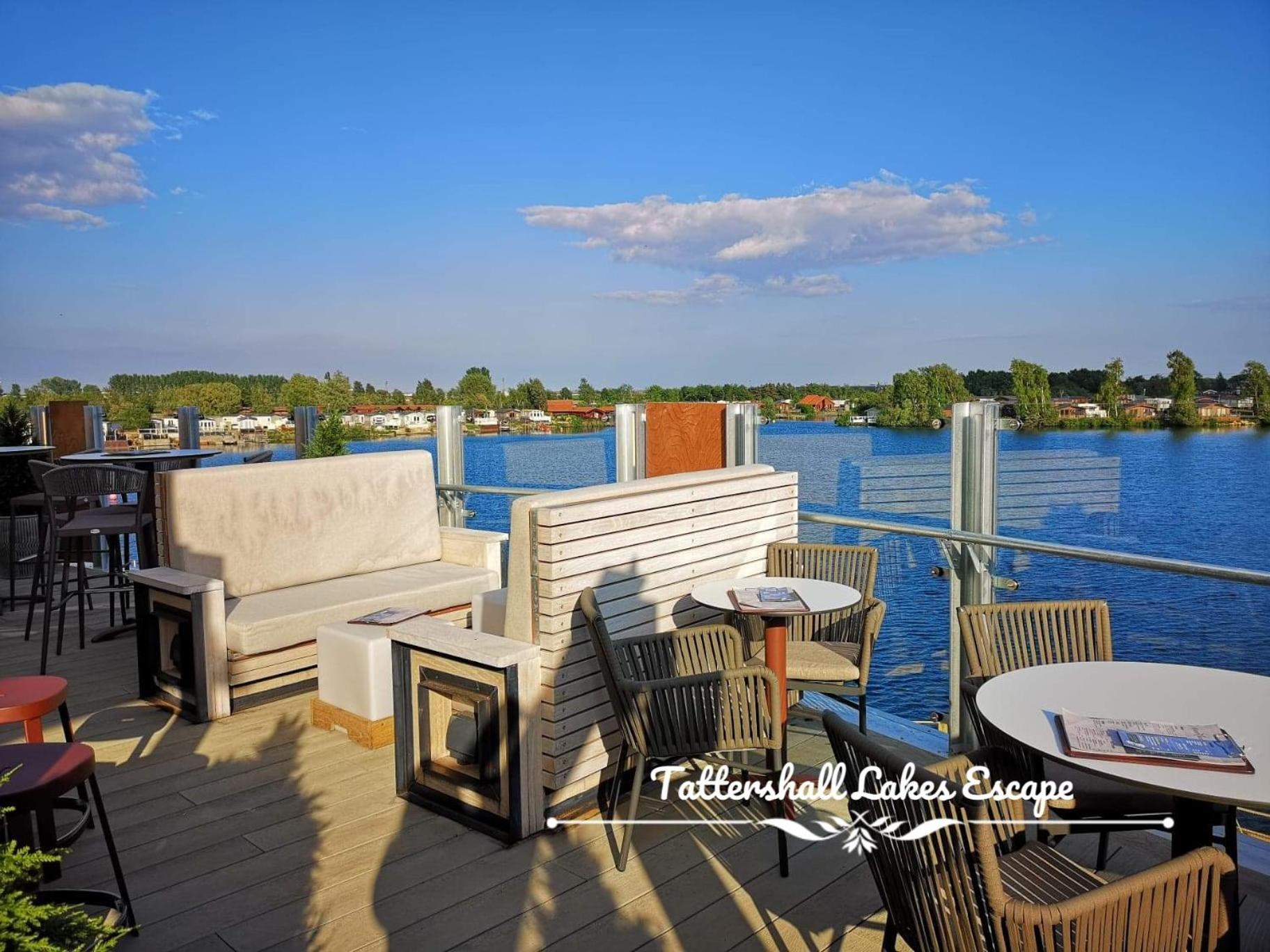 Meridian Tattershall Lakes Escape - Lakeside Lodge Caravan With A Fishing Peg Luxury Hot Tub Kültér fotó