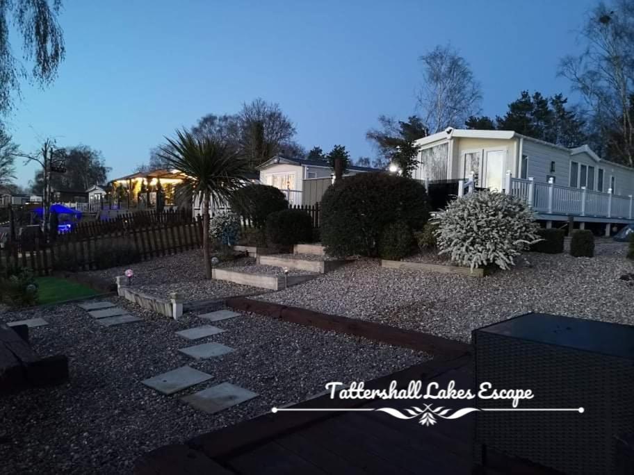 Meridian Tattershall Lakes Escape - Lakeside Lodge Caravan With A Fishing Peg Luxury Hot Tub Kültér fotó