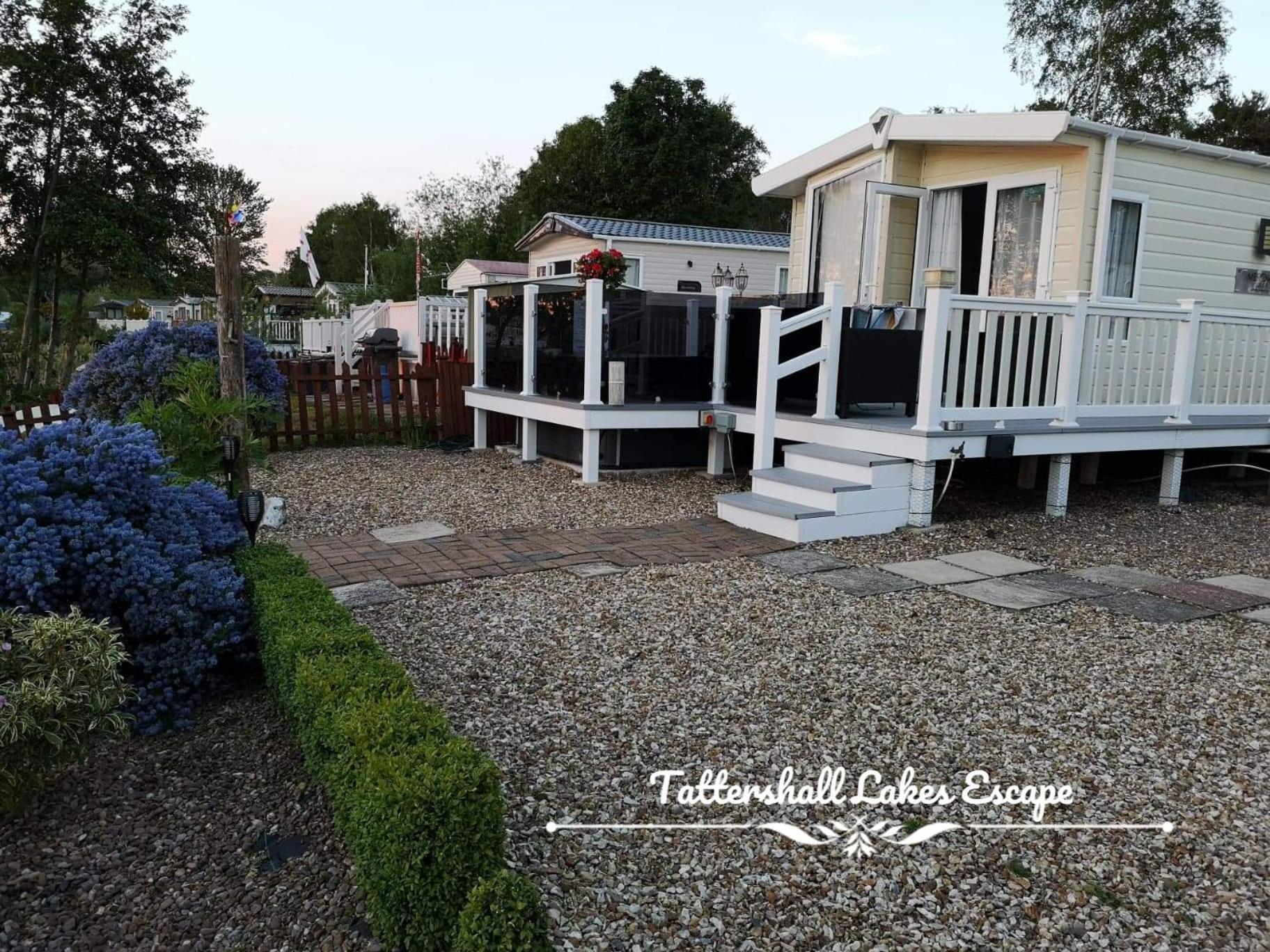 Meridian Tattershall Lakes Escape - Lakeside Lodge Caravan With A Fishing Peg Luxury Hot Tub Kültér fotó