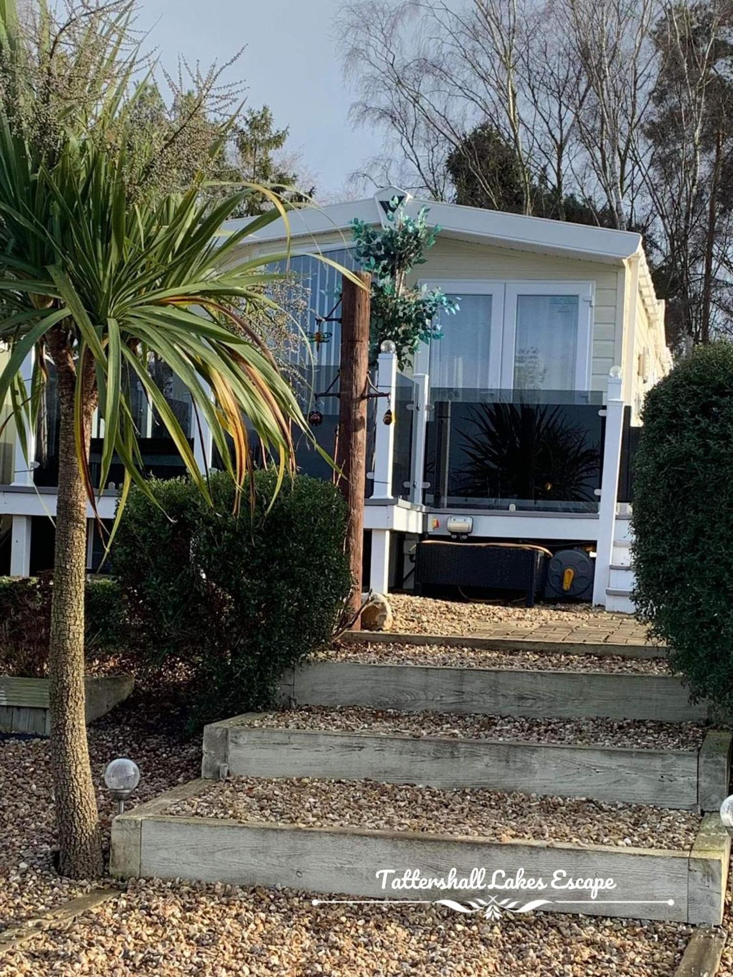 Meridian Tattershall Lakes Escape - Lakeside Lodge Caravan With A Fishing Peg Luxury Hot Tub Kültér fotó